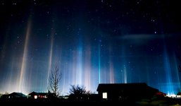 most-amazing-natural-phenomenon-Light-Pillars.jpg