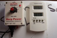 incubatorthermostat.jpg