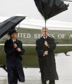 funny-george-bush-photos-umbrella-fail.jpg